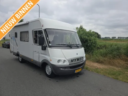 Hymer B klasse 544 Spacious seating area