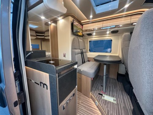 Malibu Van Diversity 600 DB K Charming GT Skyview Foto: 3