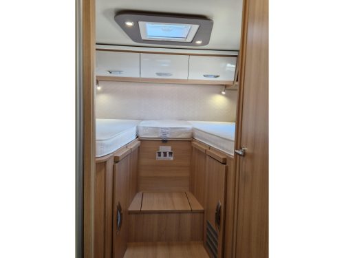McLouis Sovereign 470 Face to face  photo: 11