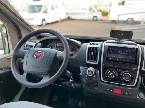 Pilote P 706 GJ Motorhome, 4 berths photo: 16