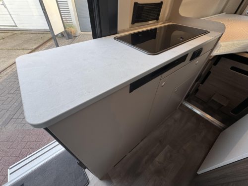 Carado CVE 640 8T Automatic-Longitudinal beds photo: 11