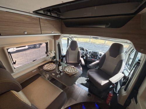 Hymer GRAND CANYON TRANSVERSE BED+POP-TOP ROOF EURO6 TOW HITCH photo: 1