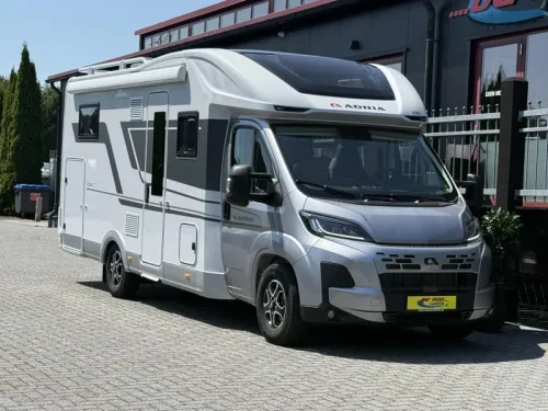 Adria Coral Plus 670 DL Face To Face  photo: 4