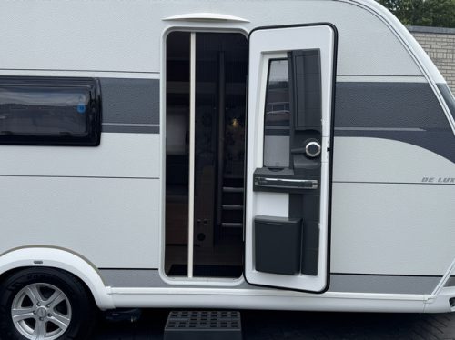 Hobby De Luxe 545 KMF with BUNK BEDS AND GARAGE **6 Berths/Truma Mover/1st owner/Truma/Alloy wheels/Very neat caravan** photo: 22