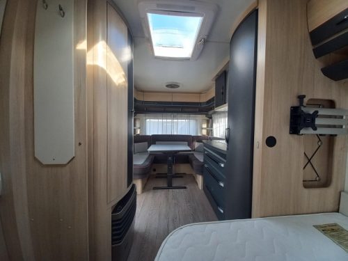 Hobby De Luxe Edition 460 UFE cassetteluifel-mover  foto: 7