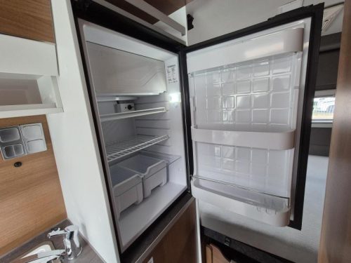 VANTourer 600 D Hubdach Bett 2x Klimaanlage BD93 Foto: 9