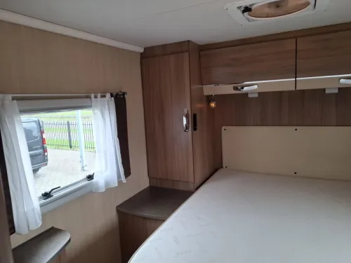 Pilote Adventure 736 T 130PS Queensbed Hubdach Foto: 7