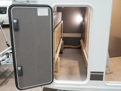 Dethleffs C'Joy 480 QLK mover and awning gift photo: 15
