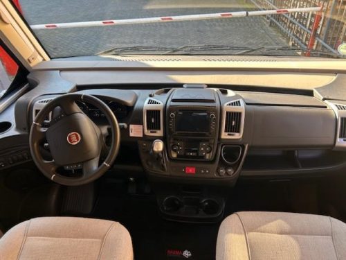 Hymer B584 B588 - automatic - low KM photo: 15
