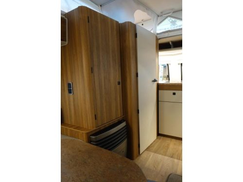 Eriba Touring 320 nieuw, &euro; 3.000,- korting  foto: 10