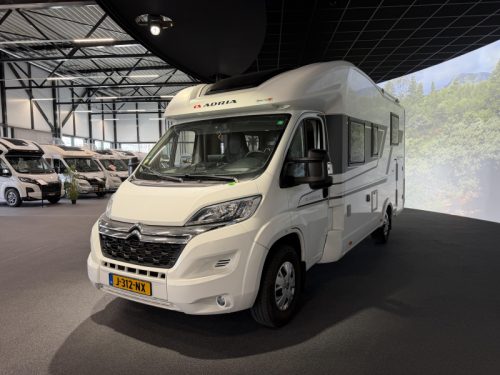 Adria Coral 600 SL Nivelliersystem / Maxxfan Foto: 8