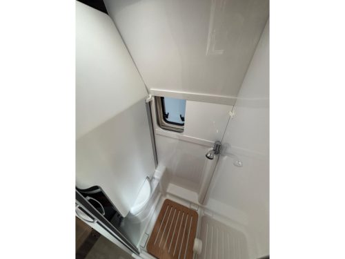 Laika Ecovip 645 unique van conversion packed with options photo: 14