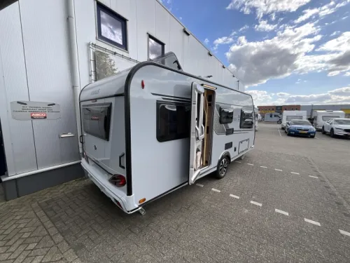 Knaus Sudwind Black Selection 500 EU ENKELE BEDDEN-VLOERVERW Foto: 1