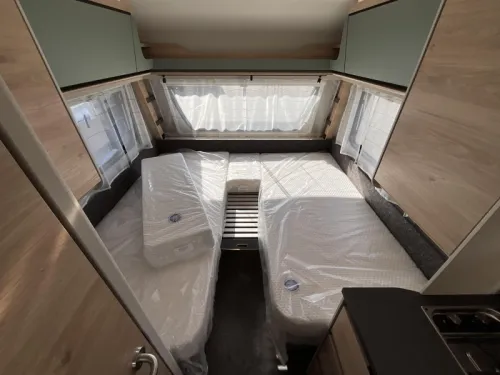 Dethleffs Camper 460 EL MOVER-AWNING-BIKE RACK photo: 8