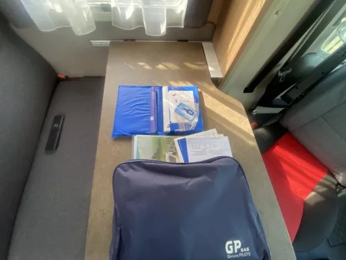 Pilote Aventura P 730 with queen bed AND LUXURY photo: 15