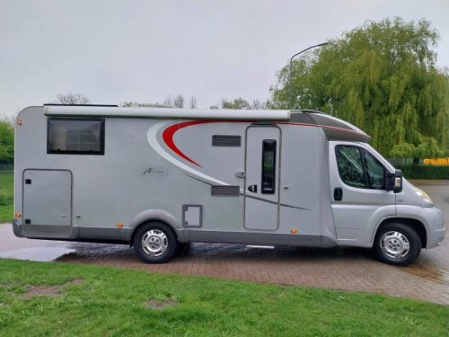 B&uuml;rstner Nexxo 728 G single beds, towbar photo: 5