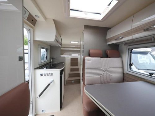 B&uuml;rstner Travel Van T 620 G HL 140HP AUTOMATIC SPECIAL EDITION photo: 2
