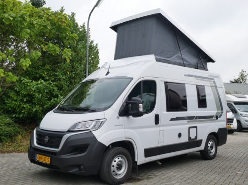 Weinsberg CaraTour, 5.40 Meter Buscamper, Pop-top roof, 4-Person!!! photo: 2