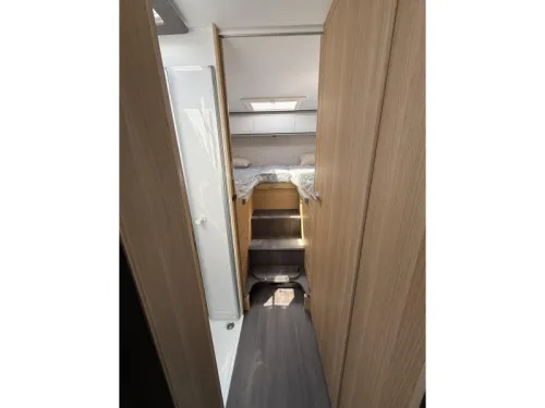 Adria Coral Plus 670 DL Face To Face  photo: 16