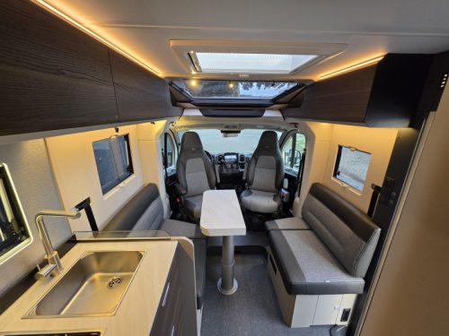 Adria Compact Supreme DL photo: 10