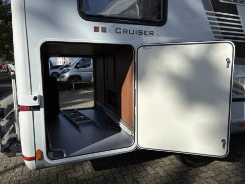 LMC Comfort T LITS JUMEAUX + BANQUETTE RONDE CLIM DE TOIT 150CV 6.99M photo : 18