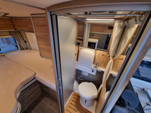 Hymer Yellowstone 640 Automaat 180 PK Foto: 11