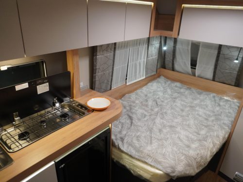 Knaus Sport 450 FU RONDZIT FRANS BED!! Foto: 2