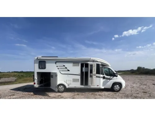 Hymer T 678 CL Roof Air Conditioner | Very Complete photo: 8