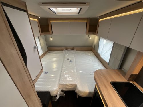 Knaus Sport Platinum 500 EU ENKELE BEDDEN-VLOERVERW Foto: 8