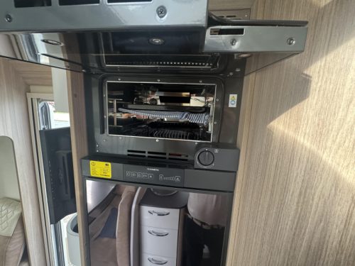 B&uuml;rstner Ixeo I 728 G Automatic single beds air conditioning photo: 14