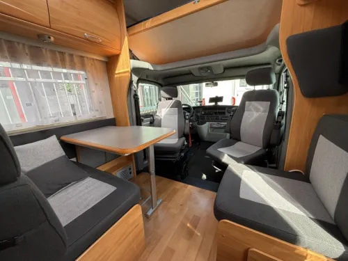 Adria Izola 697 SL Alkoven + L&auml;ngsbetten  Foto: 9