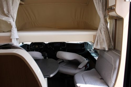 Robust AUTOMATIC 180 hp Malibu I 490 LE by Carthago lift-and single length beds (124 photo: 61