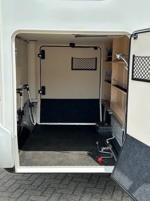 Hymer BMC-I 680, automatic, without drop-down bed! photo: 22