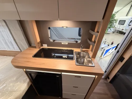 Knaus Sport 460 EU 1800KG + Lits jumeaux photo : 13