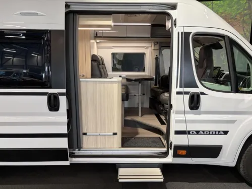 Adria Twin Axess 640 SL solar panel / inverter photo: 7