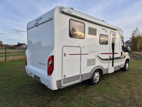 Adria Compact 660 SPX Transverse bed 1st owner 2016 photo: 3