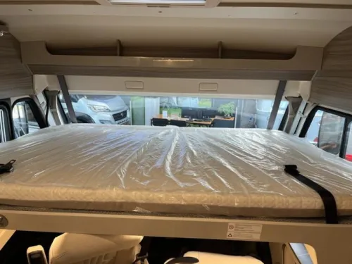 B&uuml;rstner Lyseo I 726 G B&uuml;rstner Lyseo I 726G -Pop-top roof-Automatic  photo: 12