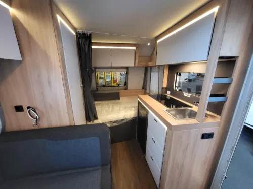 Knaus Sport 400 QD free mover photo: 12