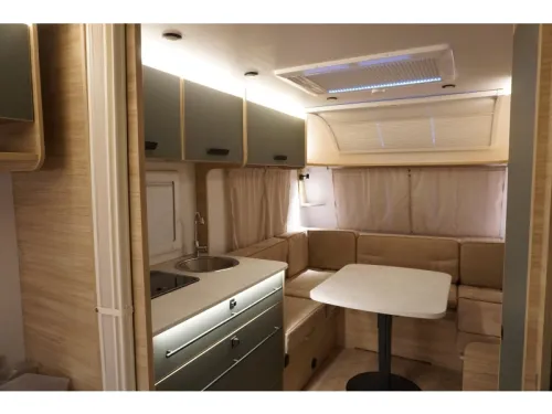 Caravelair Exclusive Line 475 Combi 6E heating photo: 10