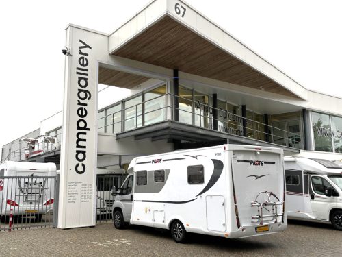 Pilote Sensation 700 P QUEENSBED 6.99M XXL GARAGE CONSTRUCT photo: 20