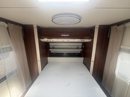 Fendt BRILLANT 650 in new condition Queen bed awning Thule mover Truma xt fly screen leather TV roof air conditioning Truma large roof hatch oven xxl refrigerator photo: 22