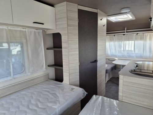Dethleffs C'Joy 460 LE - Single beds - photo: 15