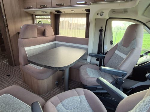 Malibu Compact AUTOMATIC 130HP 1st owner NW photo: 10