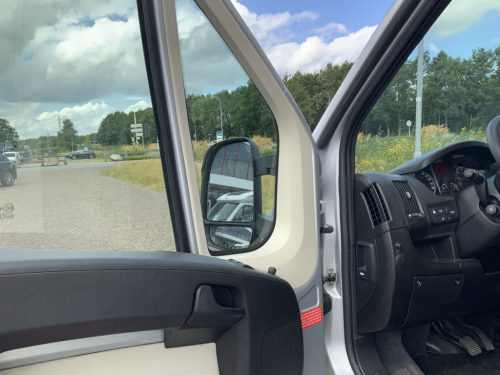 Laika Exclusieve Ecovip AUTOMATIC, 2.3 Multijet 150 HP, Semi-integrated, Queen bed, Half-dinette, Swivel seats Motorhome centre on the road photo: 27