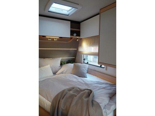 LMC Style 440 D model 2027, French bed photo: 17