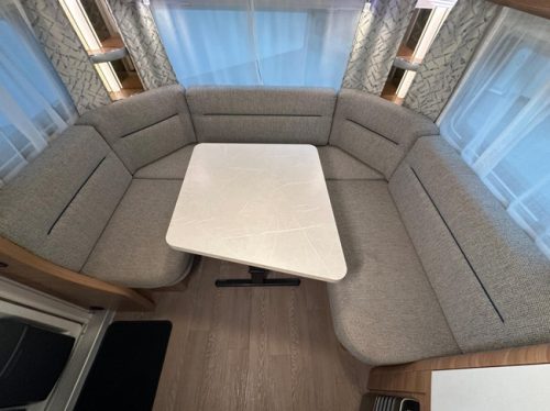 Hobby De Luxe 455 UF Foto: 5