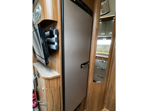 Hymer B 704 PL photo: 9