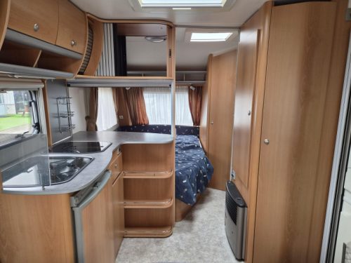 Kip Star Line 47 TDB Special Mover - Awning photo: 3