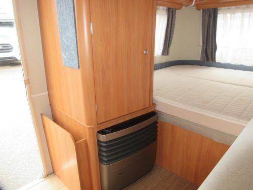 Eriba Touring 310 SEHR KOMPAKT, MIT HUBDACH Foto: 12