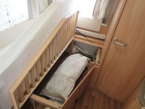 Knaus Sudwind 450 FU MOVER UND VORZELT Foto: 6
